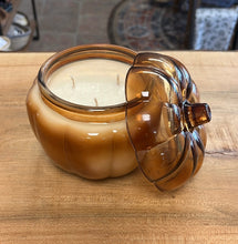 Load image into Gallery viewer, Amber Glass Pumpkin Candle