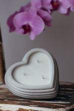 Load image into Gallery viewer, Cement Heart Candle