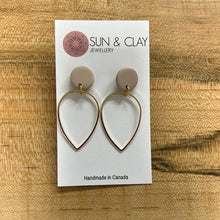 Load image into Gallery viewer, Sun &amp; Clay Earrings